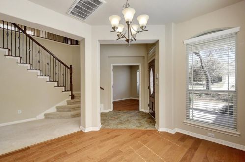 11213 Cherisse Dr, Austin TX  78739-2099 exterior