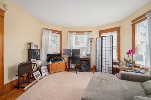 1041 Park Ave, Woonsocket RI 02895-4773 exterior