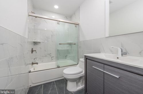 106 Ellsworth St, Philadelphia PA  19147-5408 exterior