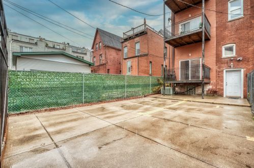 4537 King Dr, Chicago IL  60653-4114 exterior