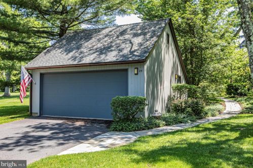 25 Constitution Hl, Princeton NJ 08540-6752 exterior