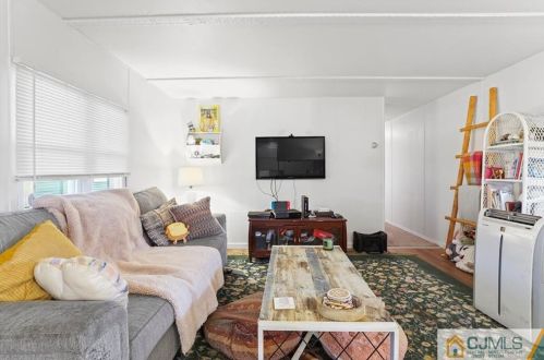 33 Alison Dr, Avenel NJ 07001-1929 exterior