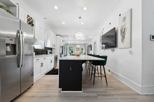 548 Holderness St, Atlanta GA 30310-1750 exterior