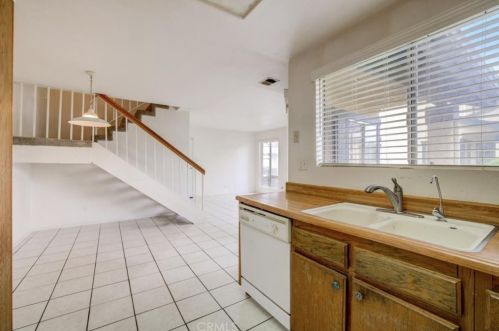 5221 Perkins Rd, Oxnard CA 93033-8358 exterior