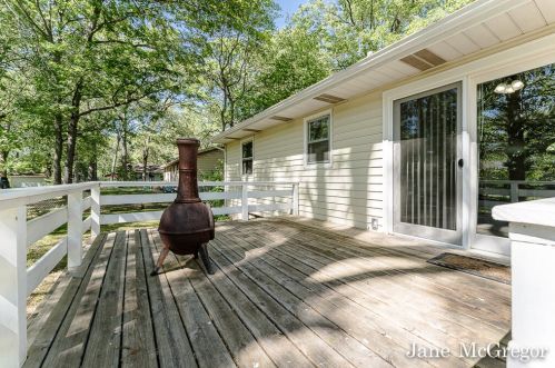 1305 Poulson Rd, Meskegon, MI 49445-2531