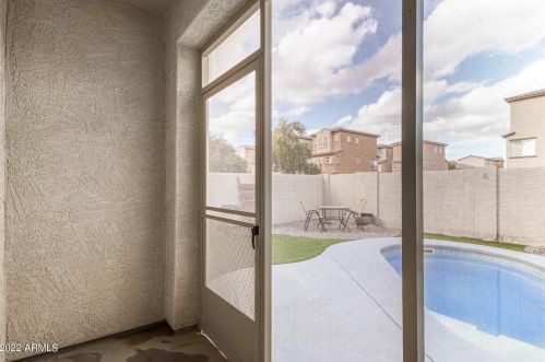 2144 77 Dr, Phoenix AZ 85035-5111 exterior