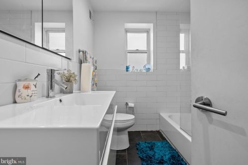 1648 4 St, Philadelphia PA 19148-1802 exterior