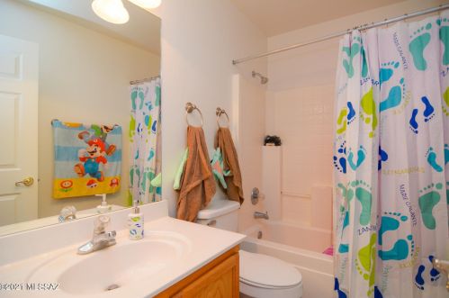 2193 Painted Sunset Cir, Tucson AZ  85745-7033 exterior