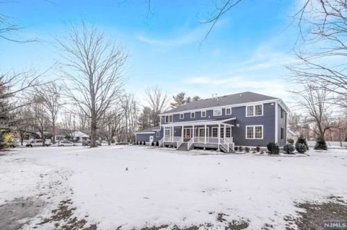 81 Trommel Dr, Mahwah NJ 07430-1533 exterior