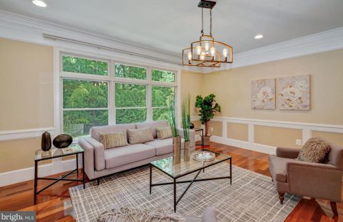 8505 Carlynn Dr, Bethesda MD 20817-4310 exterior