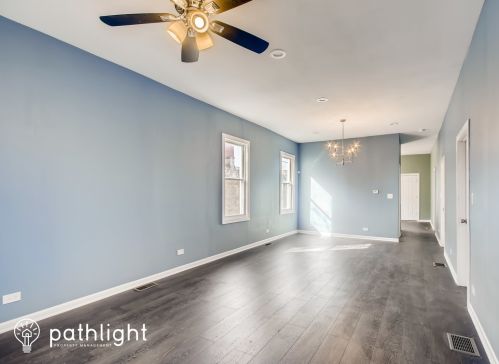 4252 Wells St, Chicago, IL 60609-2812