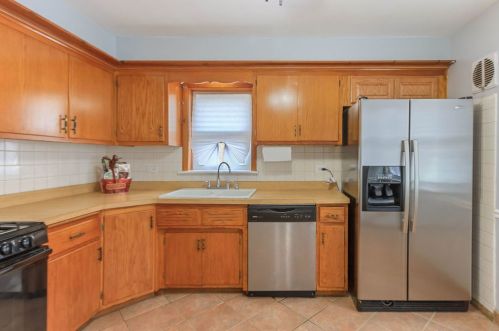 8150 Sacramento, Chicago IL 60655-2302 exterior