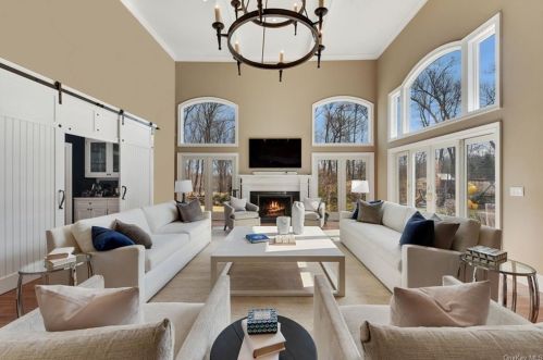 6 Long Pond Rd, Armonk NY 10504-2626 exterior