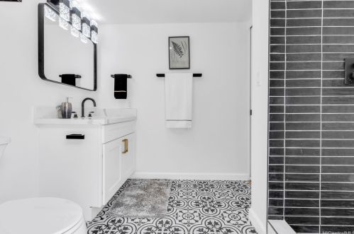 6847 Niumalu Loop, Honolulu HI 96825-1642 exterior