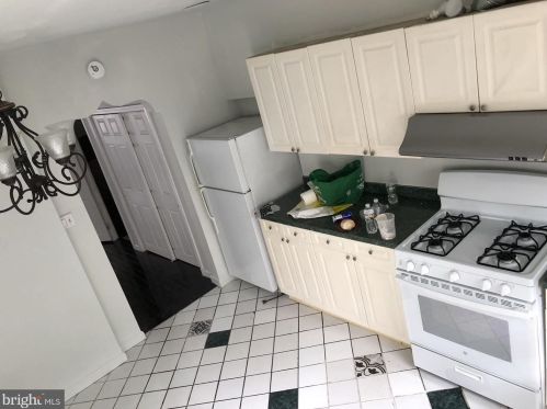 2432 9th St, Philadelphia PA  19133-0016 exterior