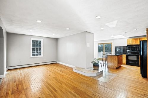 7 Azalea Ln, Peabody MA 01960-4602 exterior