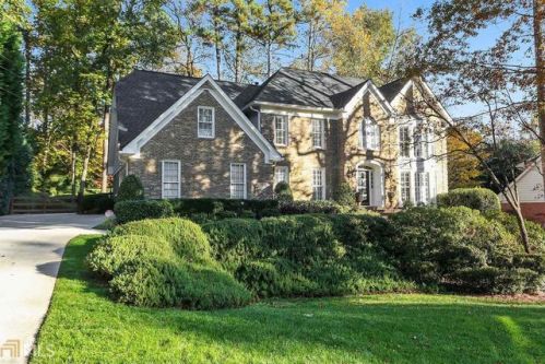 310 Burnt Oak Ct, Atlanta GA  exterior