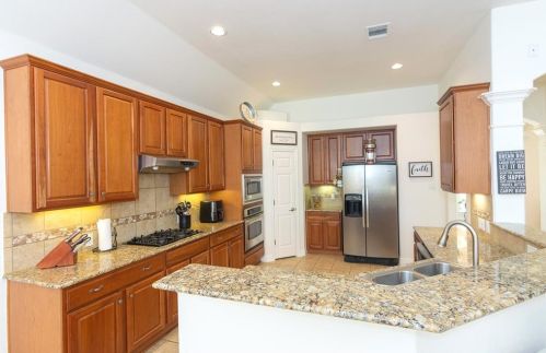 12504 Emerald Oaks Dr, Austin TX 78748 exterior