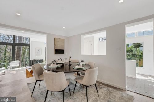 6107 Benalder Dr, Bethesda MD  20816-1007 exterior