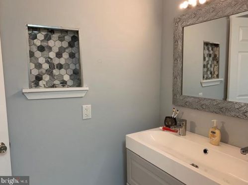 334 Cantrell St, Philadelphia PA  19148-3320 exterior