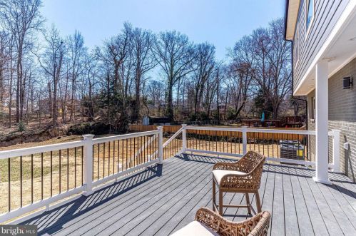 3445 Little Hunting Crk Dr, Alexandria VA 22309-1923 exterior