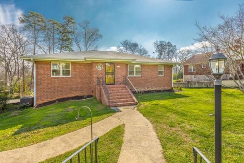 806 Orchard Ter, Rossville, GA 30741-1536