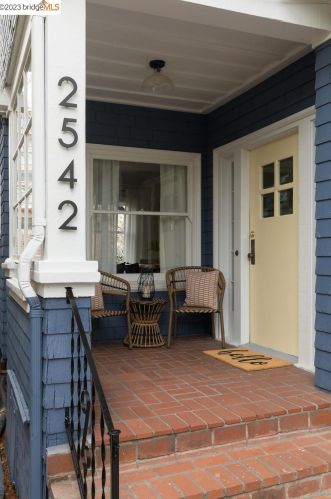 2542 Chilton Way, Berkeley CA 94704-2807 exterior