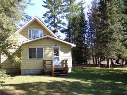 2677 East Dr, Mio MI  48647-9418 exterior