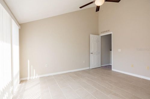 9517 Citrus Glen Pl, Tampa FL  33618-4032 exterior