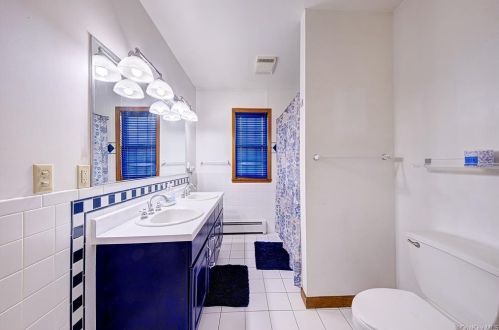 63 Godwin Rd, Middletown NY 10941-3338 exterior