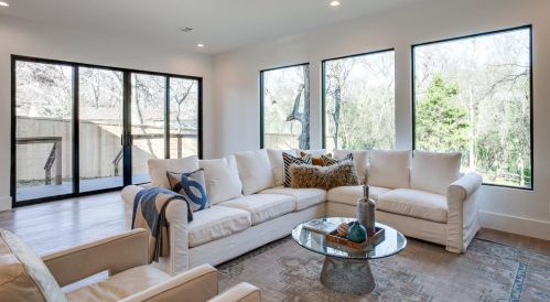 6811 Blessing Dr, Dallas TX 75214-2547 exterior