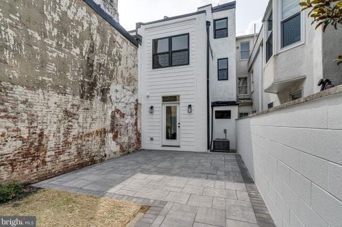 735 24th St, Philadelphia PA  19130-2539 exterior