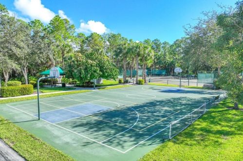 1814 Tarpon Bay Dr, Naples FL 34119-8714 exterior