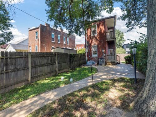 2724 Rutger St, Saint Louis MO 63104-1932 exterior