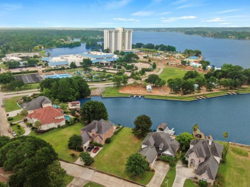 8 La Costa Dr, Montgomery TX 77356-5358 exterior