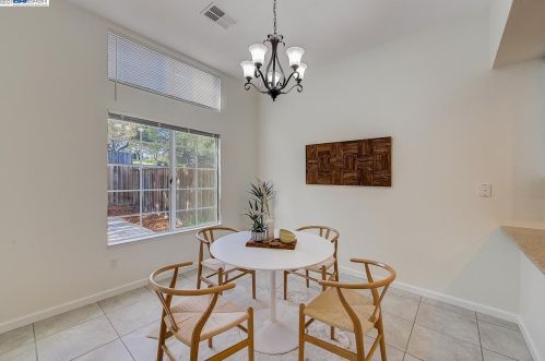 1036 Pinehurst Ct, Concord CA 94521-4532 exterior