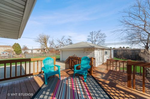 245 Kimbell Ave, Elmhurst IL 60126-1829 exterior