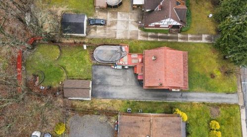 556 Perry Hwy, Pittsburgh PA 15229-2723 exterior