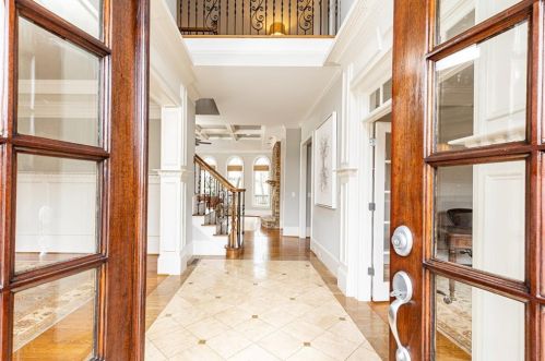 700 Glengate Pl, Atlanta, GA 30328-7257