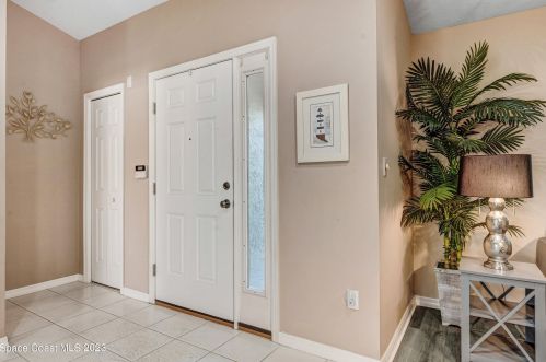 285 Northgrove Dr, Merritt Island FL 32953-7959 exterior