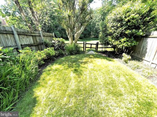 7623 Coddle Hbr Ln, Rockville MD 20854-3253 exterior