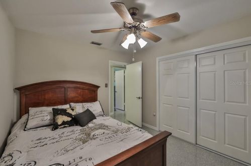 407 Bon Aire Ave, Tampa FL 33617-6322 exterior