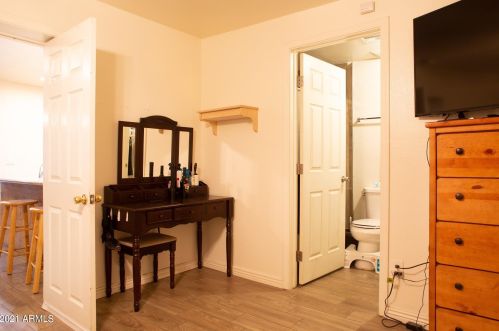 1818 50 Dr, Phoenix AZ 85031-1324 exterior