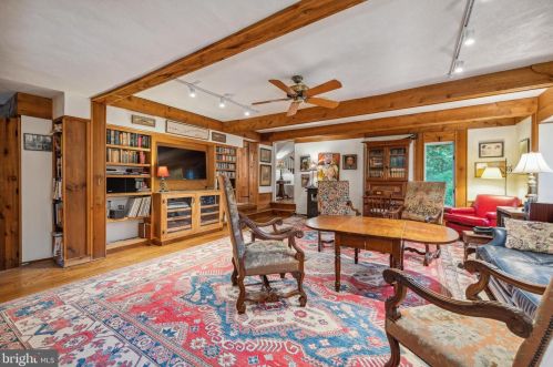 34 Long Dr, Trenton NJ 08648-2714 exterior