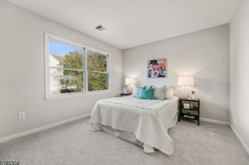 11 Bakley Ter, Town Center NJ  07052-2169 exterior