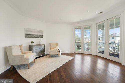 9318 Cranford Dr, Rockville MD 20854-2231 exterior