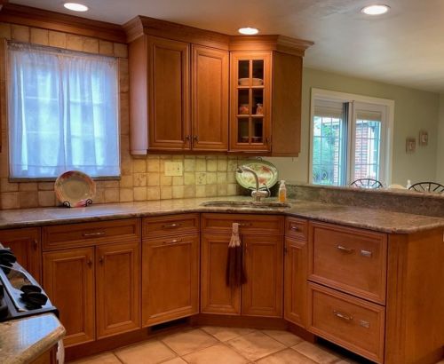 114 Oak Hill Rd, Pittsburgh PA  15238-3016 exterior