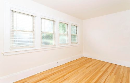 1000 Tamarack Ave, Grand Rapids MI 49504-3038 exterior