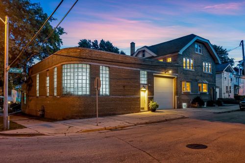 1411 Potter Ave, Milwaukee WI 53207-2115 exterior