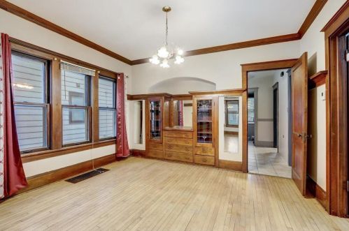 1109 73 St, Milwaukee WI 53214-3129 exterior